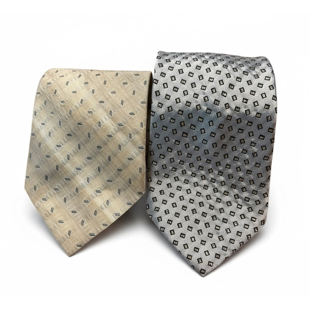 Bachrach Men's Tied 100% Silk Made in Italy Geometric Necktie